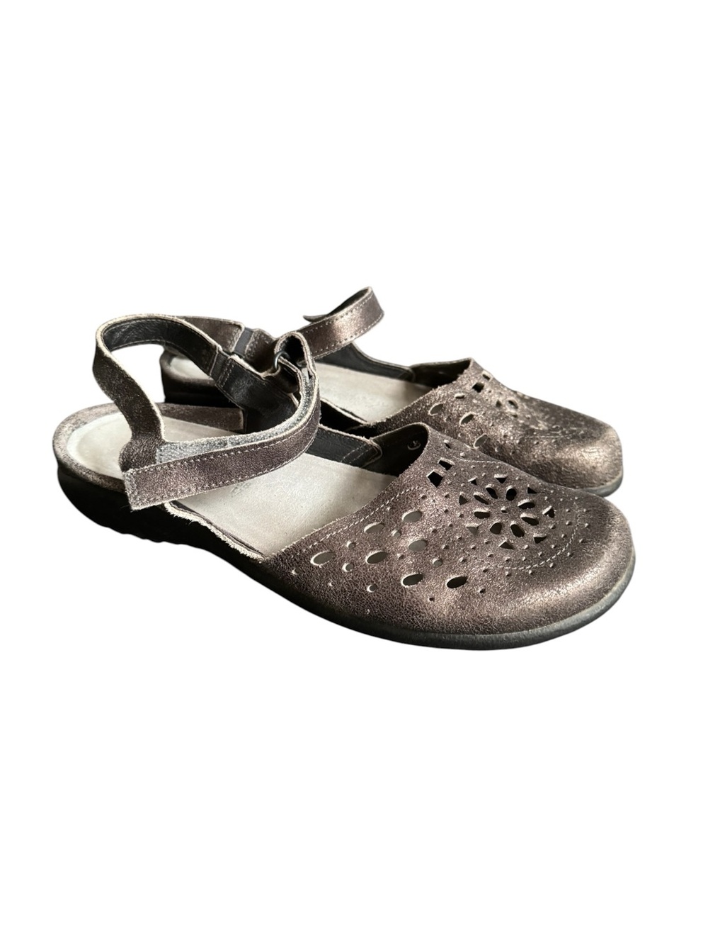 NAOT Arataki Comfort Shoes Mary Jane Perforated Metallic Gray Leather 38